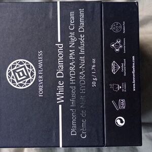 Exp:10/2025 NIB Forever Flawless White Diamond Infused HYDRA-PM Night Cream